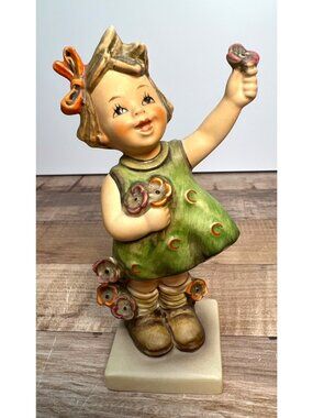 Hummel Goebel Figurine Girl With Flowers 72 W. Germany Handpainted Collectible